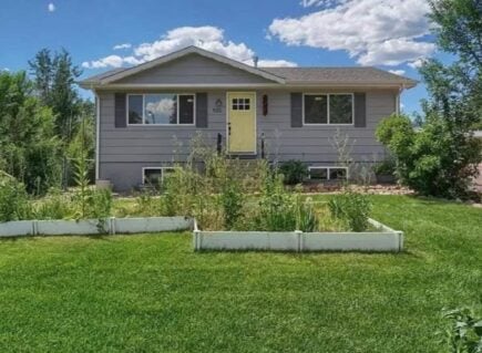 Contemporary 4 Bed Carriage House with Natural Light