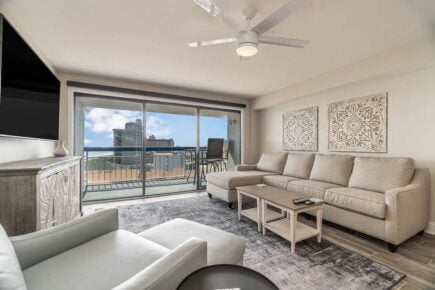 Bright 1 Bed Condo with Ocean Views