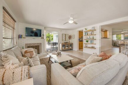 Trendy 3 Bed Beach Bungalow with Pool Sarasota
