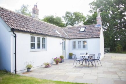 Quaint 1 Bed Cottage with New Interiors UK
