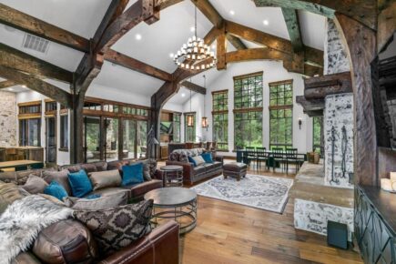 6-Bed Forest Manor Bend