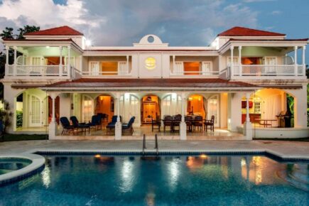 Grand 4 Bed Villa on the Beach