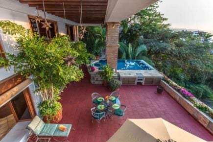Authentic 3 Bed Hillside Hacienda with Pool Deck
