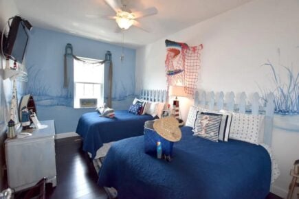 Coastal Themed Family Room in Beachside BnB, Florida