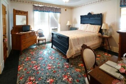 Deluxe Room in a Victorian Inn Ohio