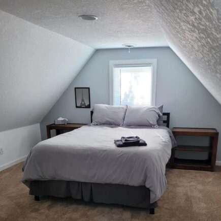 Affordable Attic Suite in 100 Year Old BnB with Breakfast, Indiana