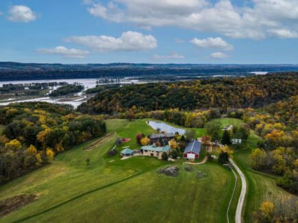 175 Acre Riverfront Ranch for 16, Wisconsin