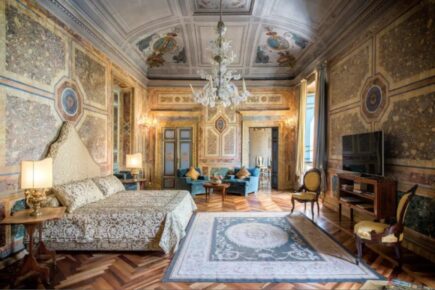 Royal Suite with Painted Ceilings and Antique Interiors, Rome