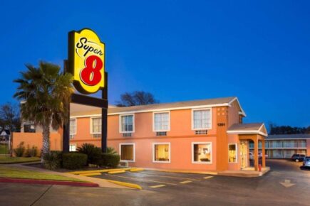 Super 8 by Wyndham Austin Downtown Capitol Area, Austin