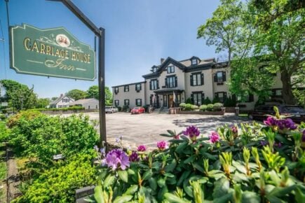 Charming Carriage House Inn with Victorian Decor, Rhode Island