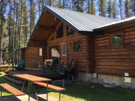Log Cabin With Stunning Mountain Views, Montana