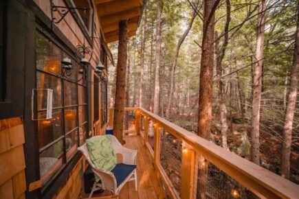 Lovely Tree house in the Woods, Vermont