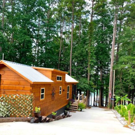 Lakefront Cabin, South Carolina