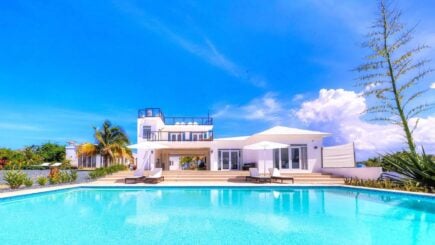 Villa in Isabela with Breathtaking Views and Rooftop, Puerto Rico