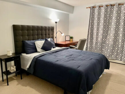 Downtown Apartment w/ Workspace