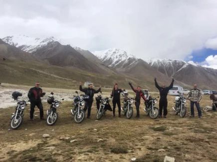 pakistan tourist bus