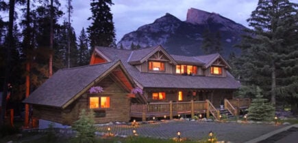 Cozy Banff Log Cabin