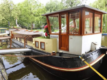 houseboat in amsterdam