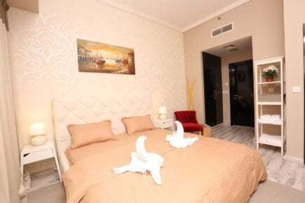 Luxurious 1BR Marina Apt near JBR beach 1min tram