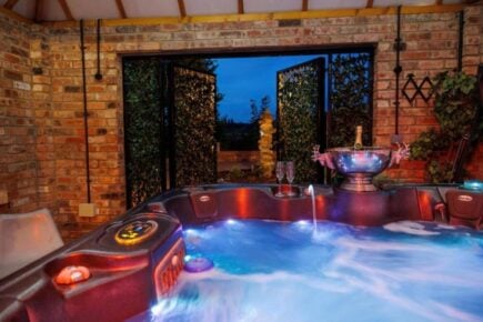 Lincoln Holiday Retreat View with Private Hot Tub