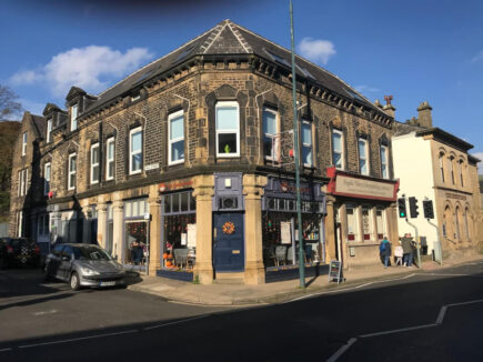 Gorgeous Apartment in Centre or Todmorden in Hebden Bridge