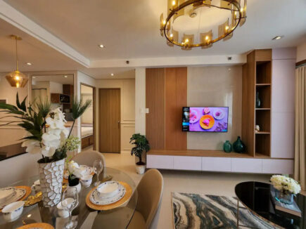Sophisticated Two-Bedroom Apartment in Iconic MOA Complex Pasay Philippines