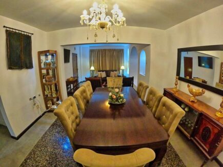 Luxury 2BR/2BA w/ Jacuzzi - Walk to Beach & Castle